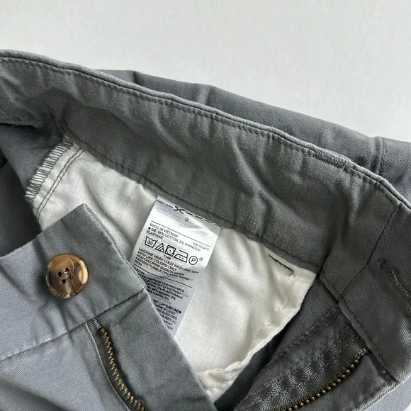 Old Navy Gray Mid Rise Shorts Sz 0 - Picture 4 of 5